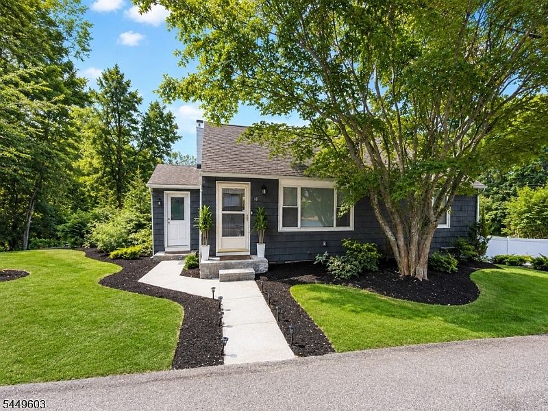 1st image of 18 Tamarack Rd