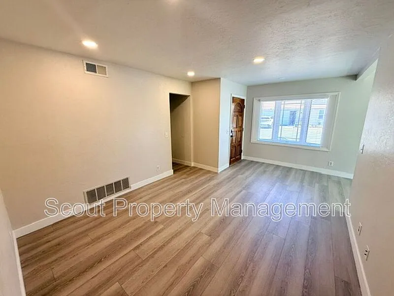 2 bed, 2.0 bath, 990 sqft, $2,495 — Photo 4
