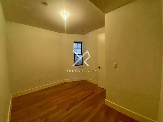 Rented by Yaffa Realty LLC | media 3