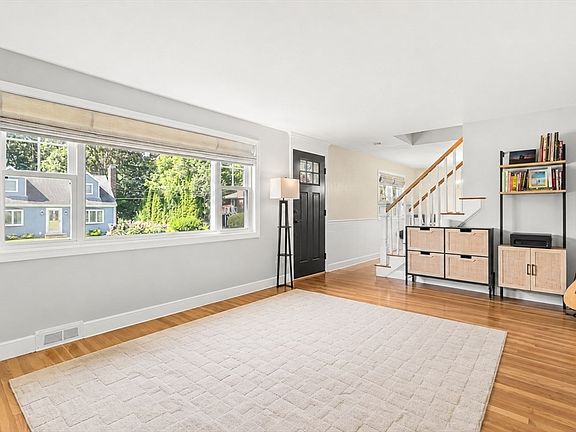 3rd image of 3 Butternut Ln