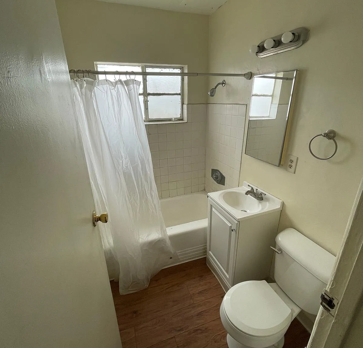2 bed, 1100 sqft, $2,599 — Photo 4