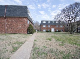 214 N 45th St APT 12, Belleville, IL 62226