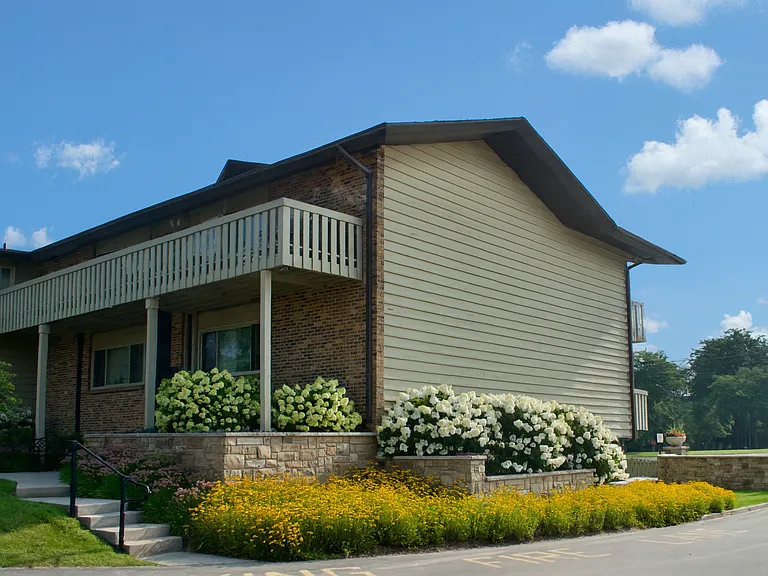 Windpoint Apartments — Photo 2