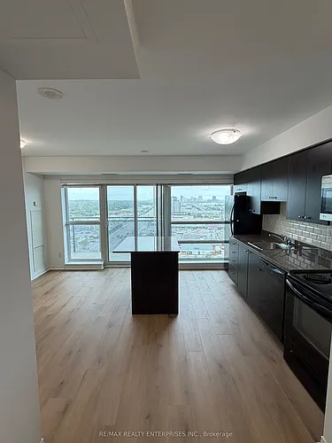 215 Queen St E Photo 1
