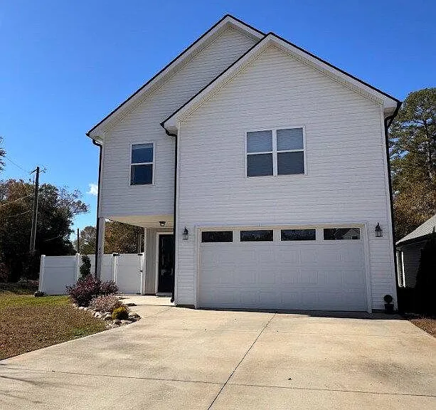 401 Albus Dr — Photo 1