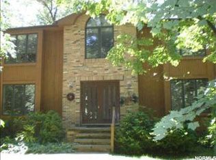 7445 Hermitage Rd, Concord Twp, OH 44077