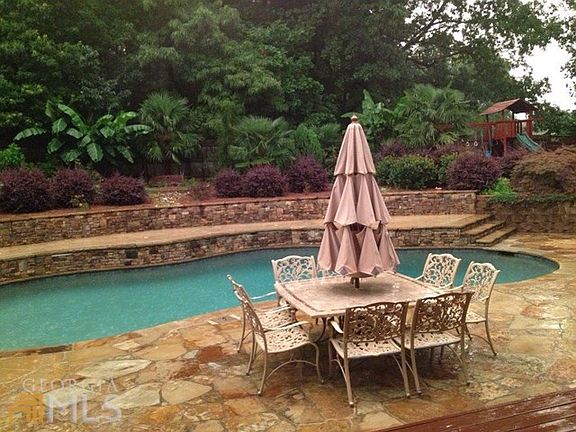 4th image of 2058 Fairhill Ln NW