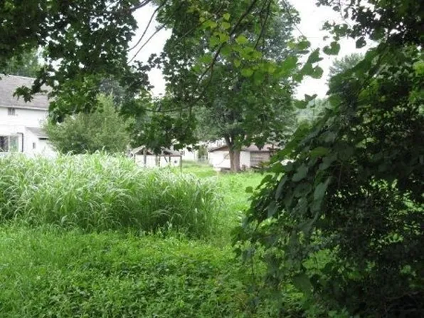 120 Broadway St, Connellsville, PA 15425