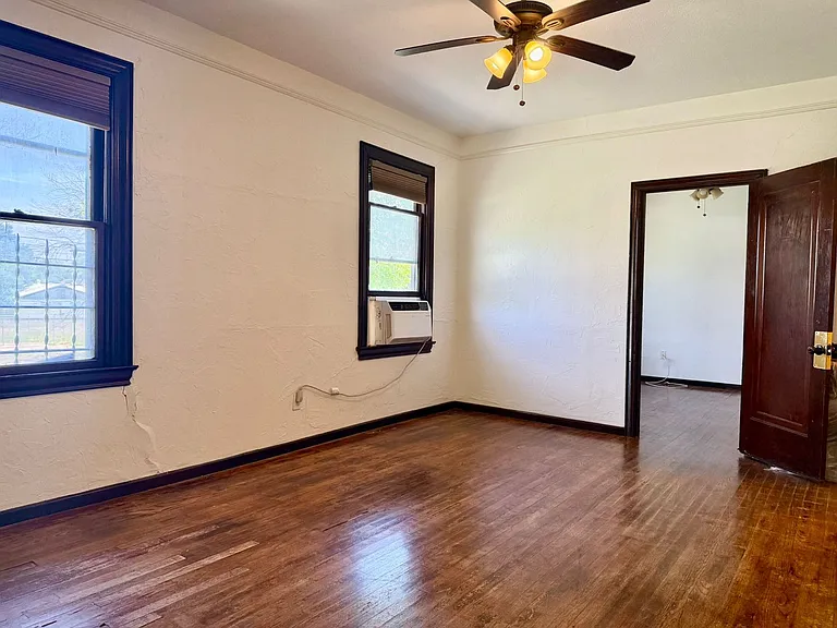 810 W Craig Pl #101 — Photo 2
