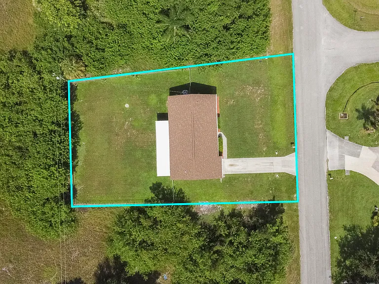 610 NW Billiar Ave — Photo 28