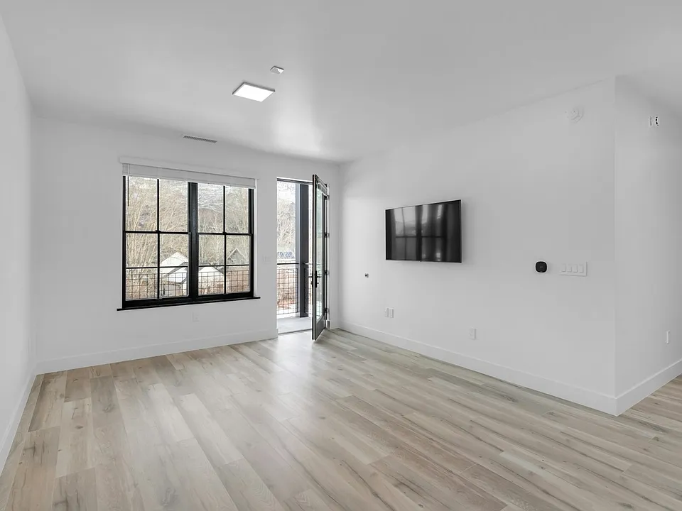 400 Clement St #202