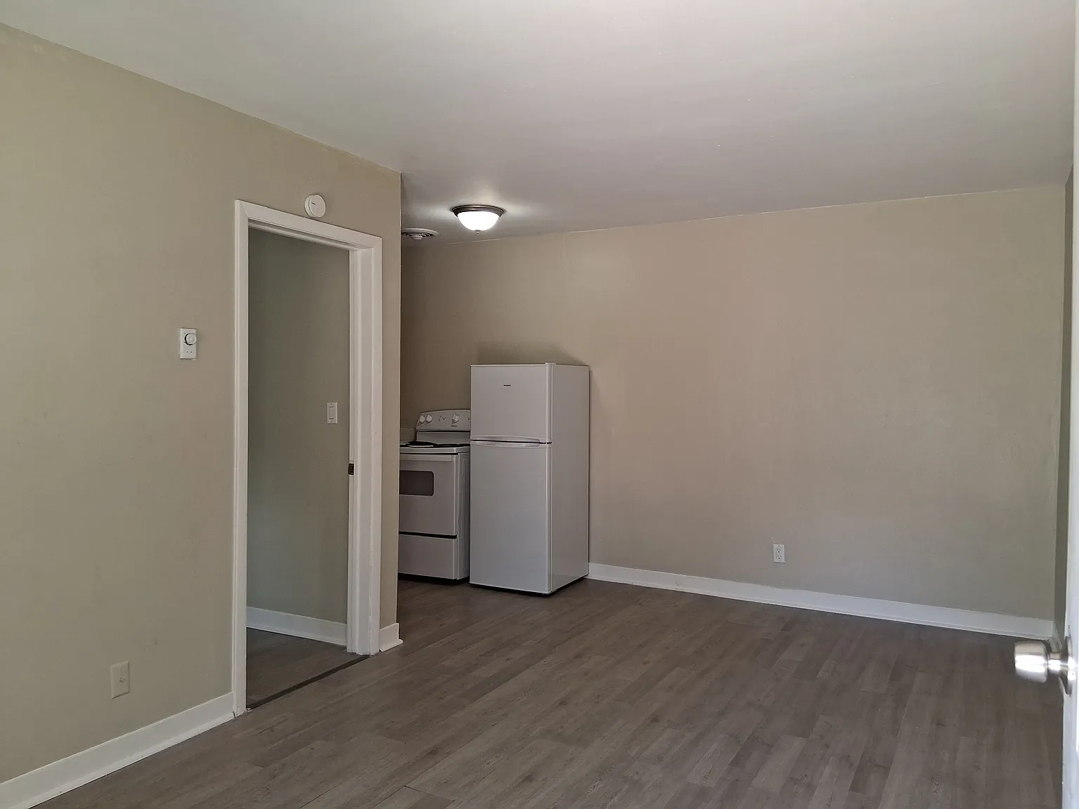 1 bed, 420 sqft, $925 — Photo 3
