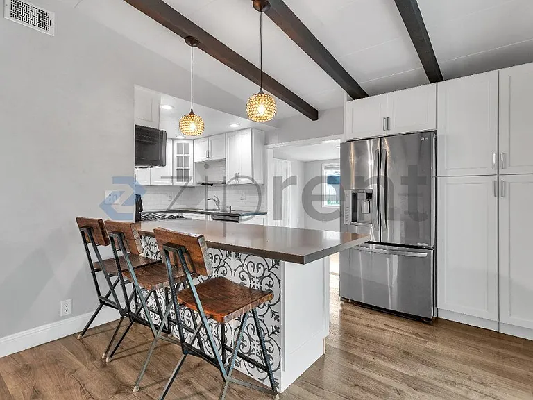 717 Pebble Dr — Photo 6