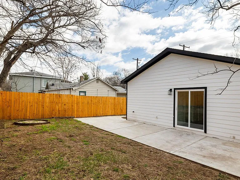 2308 Santa Maria St — Photo 24