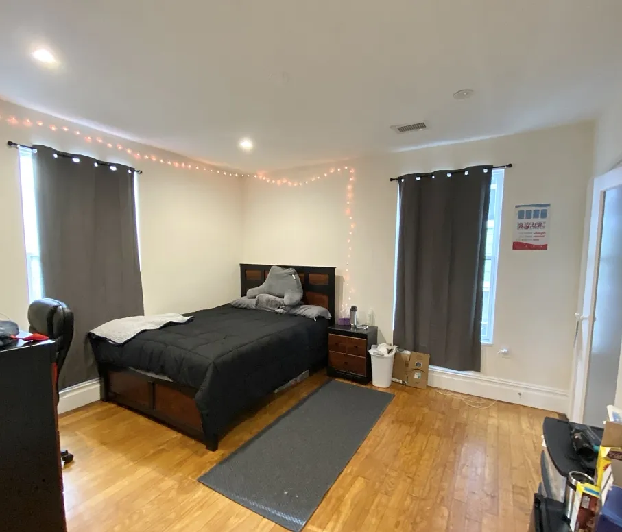 6 bed, $6,900 — Photo 3