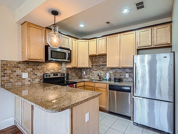 5th image of 1454 N Pennsylvania St #B