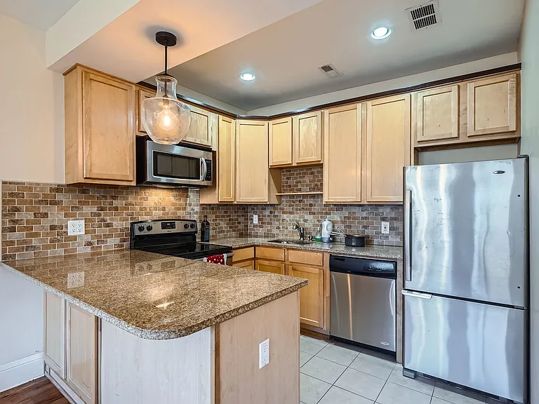 1454 N Pennsylvania St #B — Photo 5