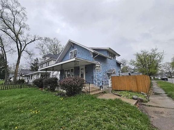 2nd image of 754 S Ironwood Dr