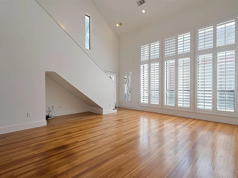 4331 Eigel St — Photo 7