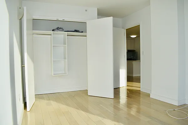 Rented by Compass | media 33