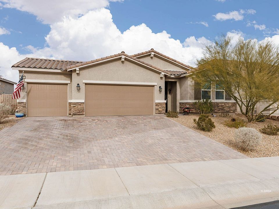 1st image of 957 Atkins Ln