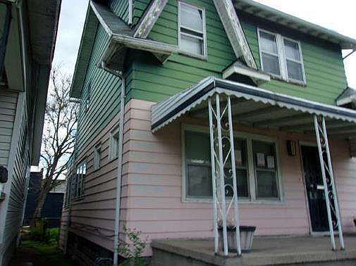 2nd image of 8064 Mandalay St