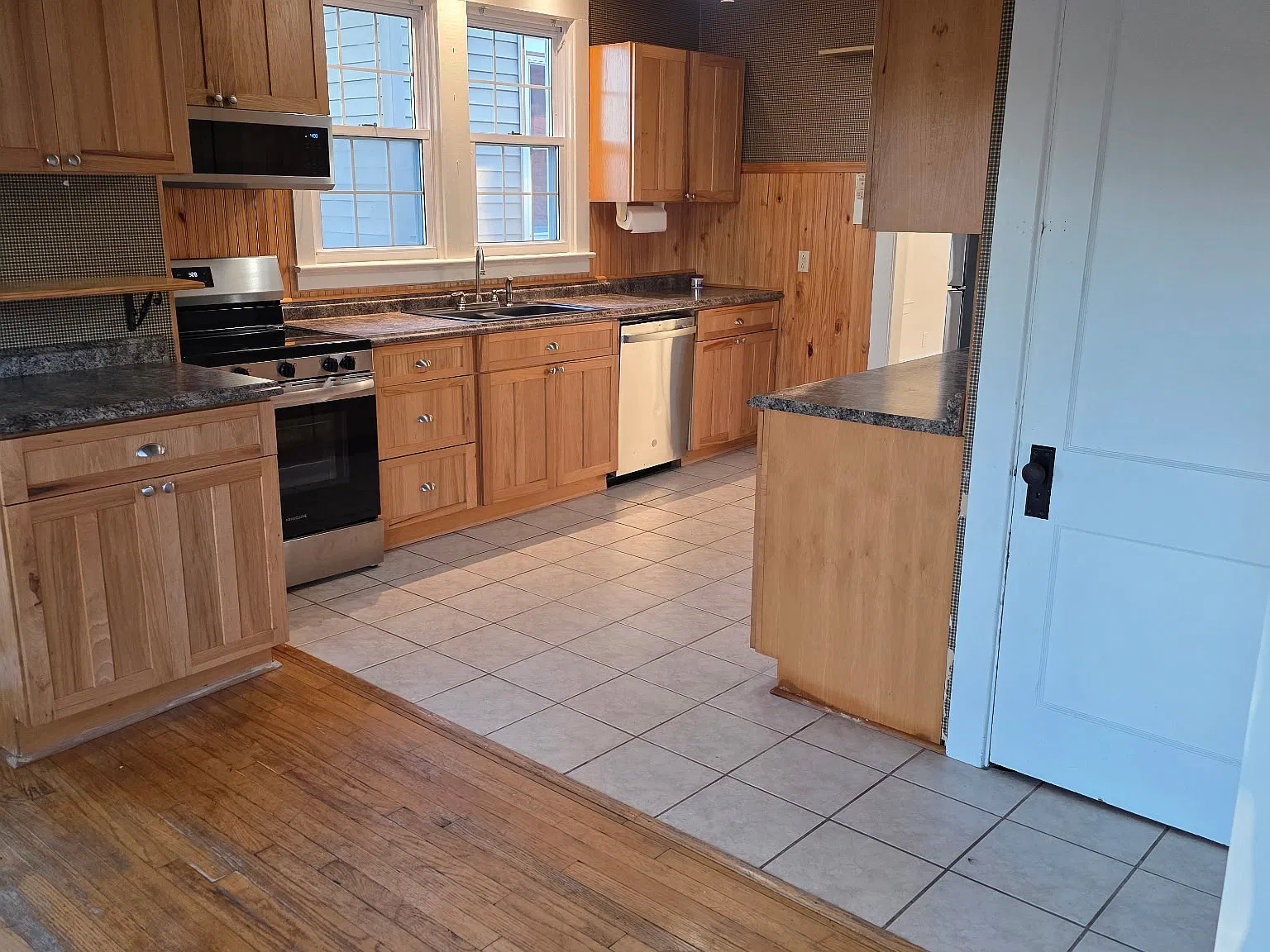 3 bed, 1266 sqft, $1,350 — Photo 3