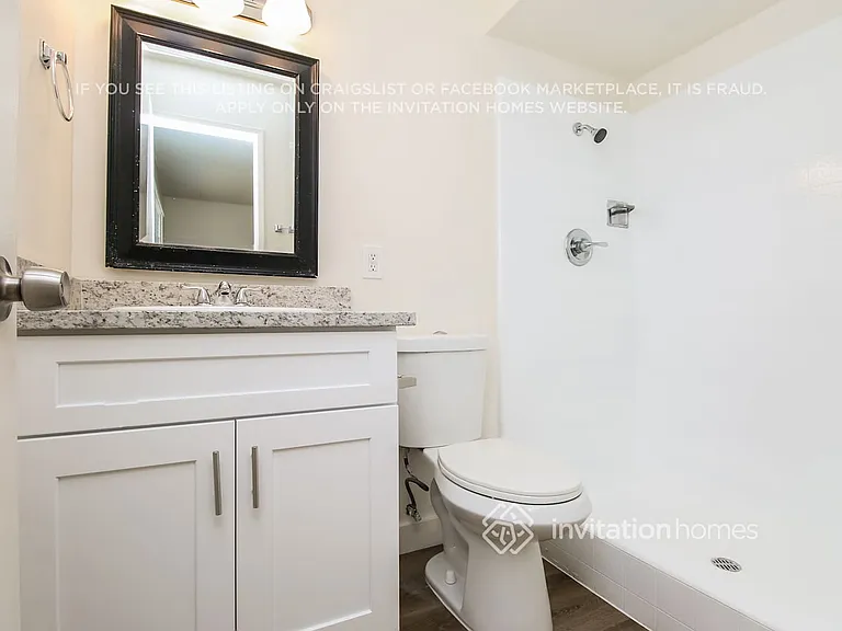 1249 E 8th St — Photo 14