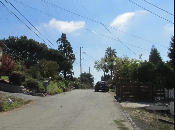 6609 Simson St, Oakland, CA 94605