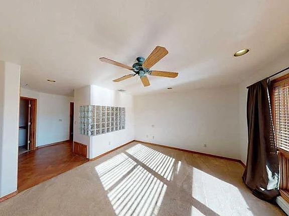 5th image of 20 Carol Dr