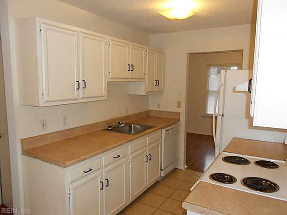 4th image of 3656 Sylvan Ct
