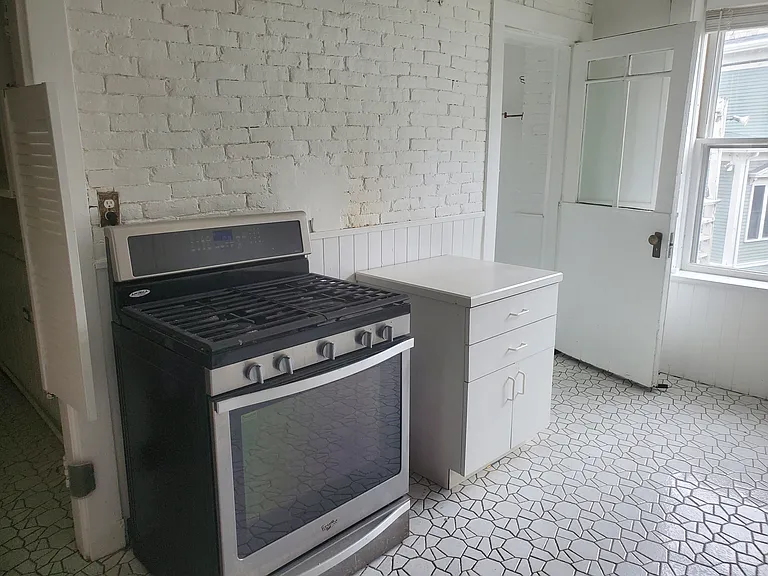 25 Fairfield St — Photo 7