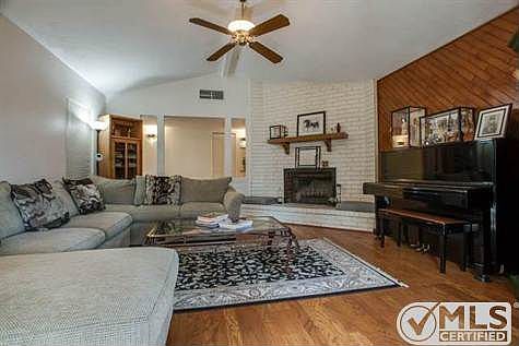 4th image of 403 Cambria Dr