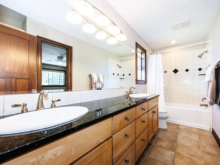 Shared Bathroom on mid-level