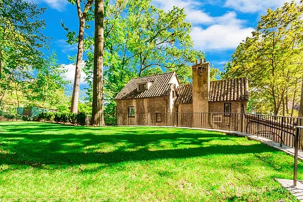 Sold by Halstead Real Estate | media 3