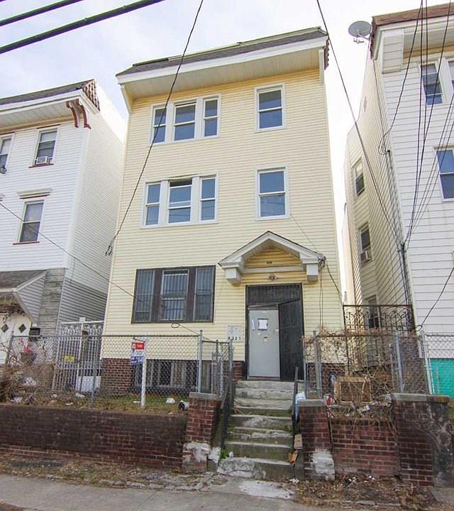 1st image of 156 Grafton Ave