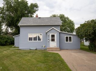 1012 9th Ave SE, Jamestown, ND 58401