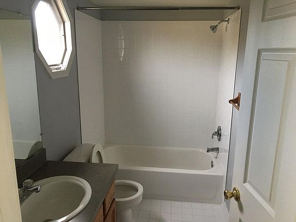 3rd image of 3114 Village Cir