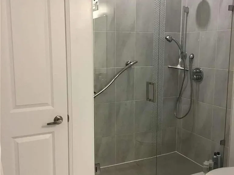 64 Queen St S #504 — Photo 11
