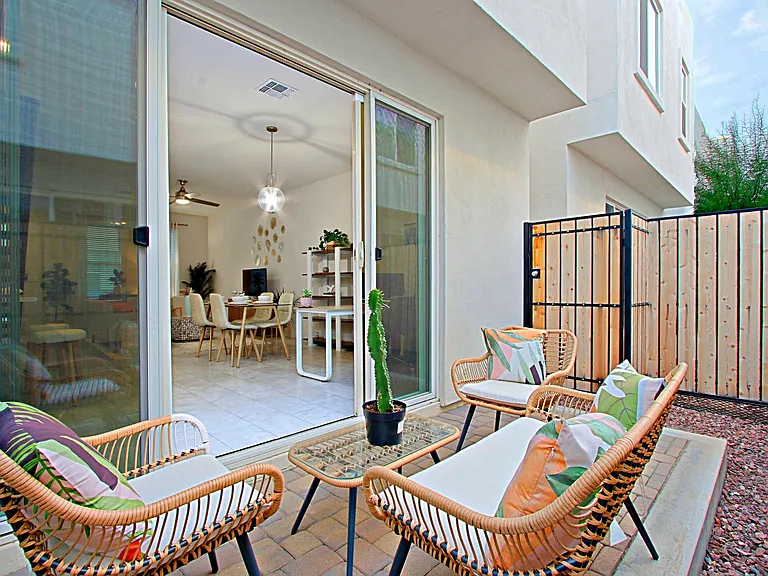 Luxana Apartments — Photo 11