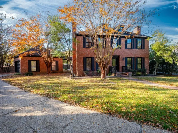 63 Valley Estates Ct, Little Rock, AR 72212