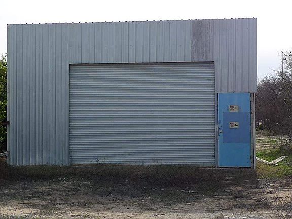 3rd image of 2181 E County 16 St
