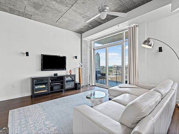 4th image of 250 Pharr Rd Unit 1304