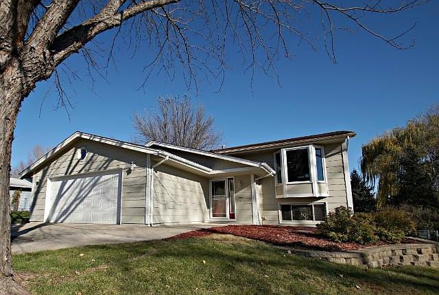 Welcome to this charming 4 bedroom home in the Prior Lake/Savage school district!