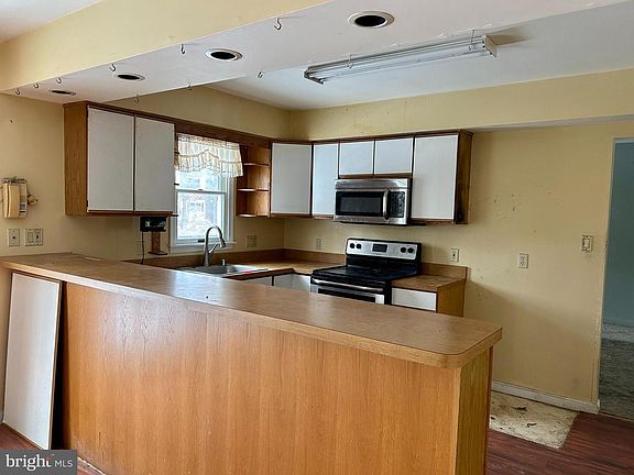 5th image of 4908 Aspen St