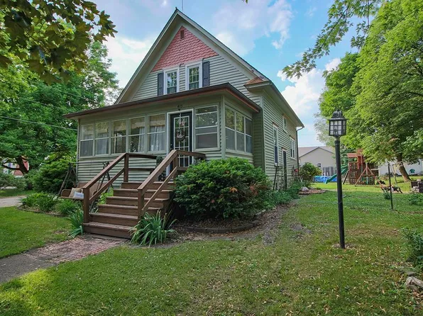 415 1st Ave NE, Clarion, IA 50525