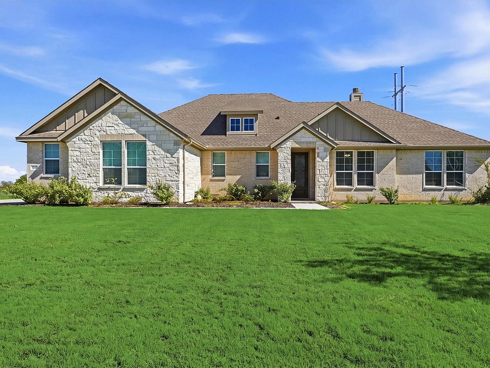 1st image of 60 Roosevelt Ln