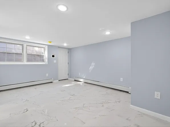 43 Sycamore Road image 10 of 15