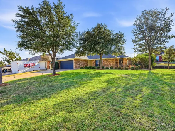 5240 Hill Ridge Dr, Fort Worth, TX 76135