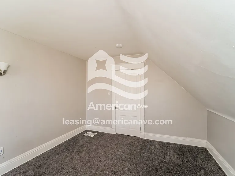 921584_011_wm_-_bedroom_13421626.jpg